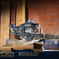 Kobalt XTR 24-volt 7-1/4-in Brushless Cordless Circular Saw (Bare Tool)