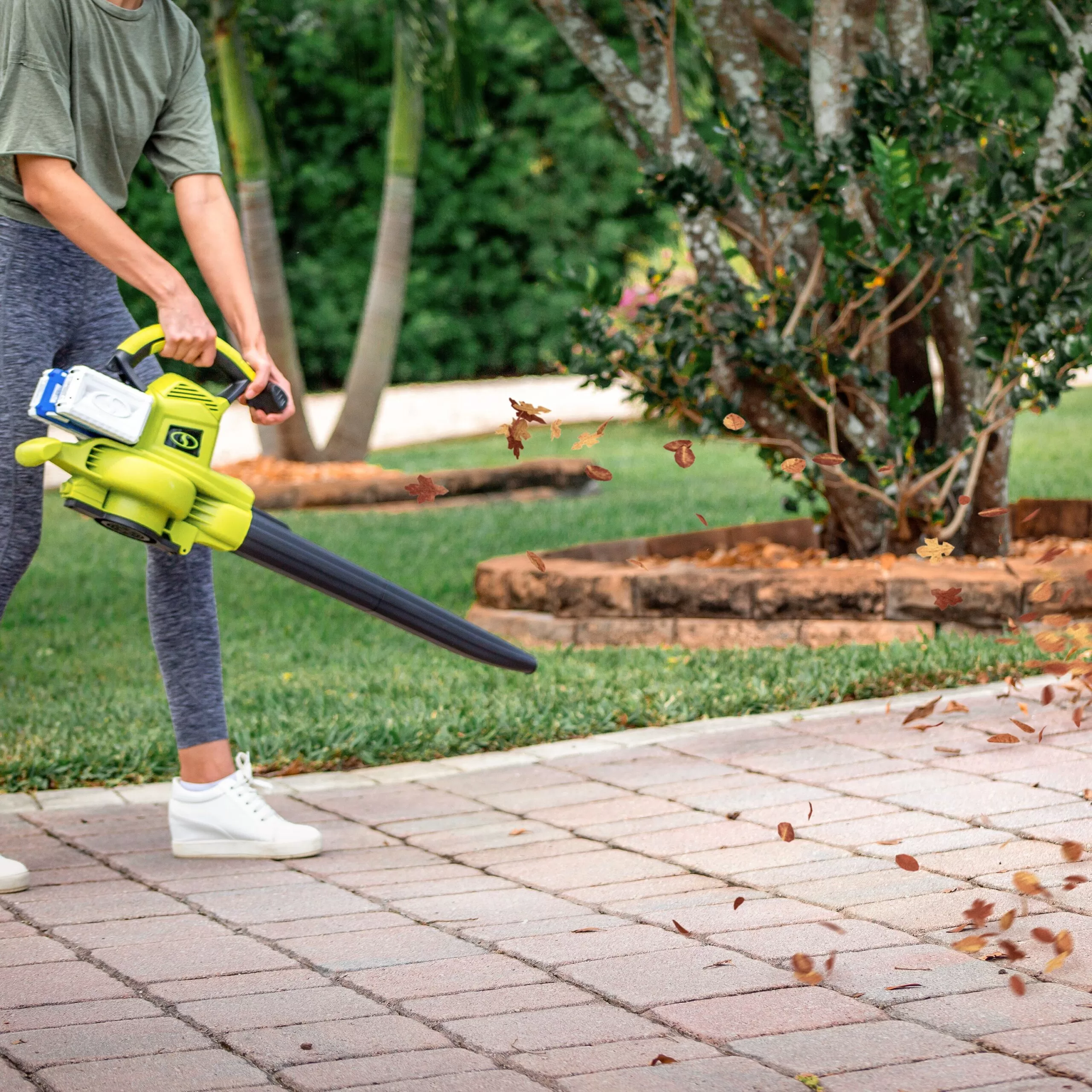 Sun Joe 40-volt Max 340-CFM 190-MPH Battery Handheld Leaf Blower 4 Ah (Battery and Charger Included)