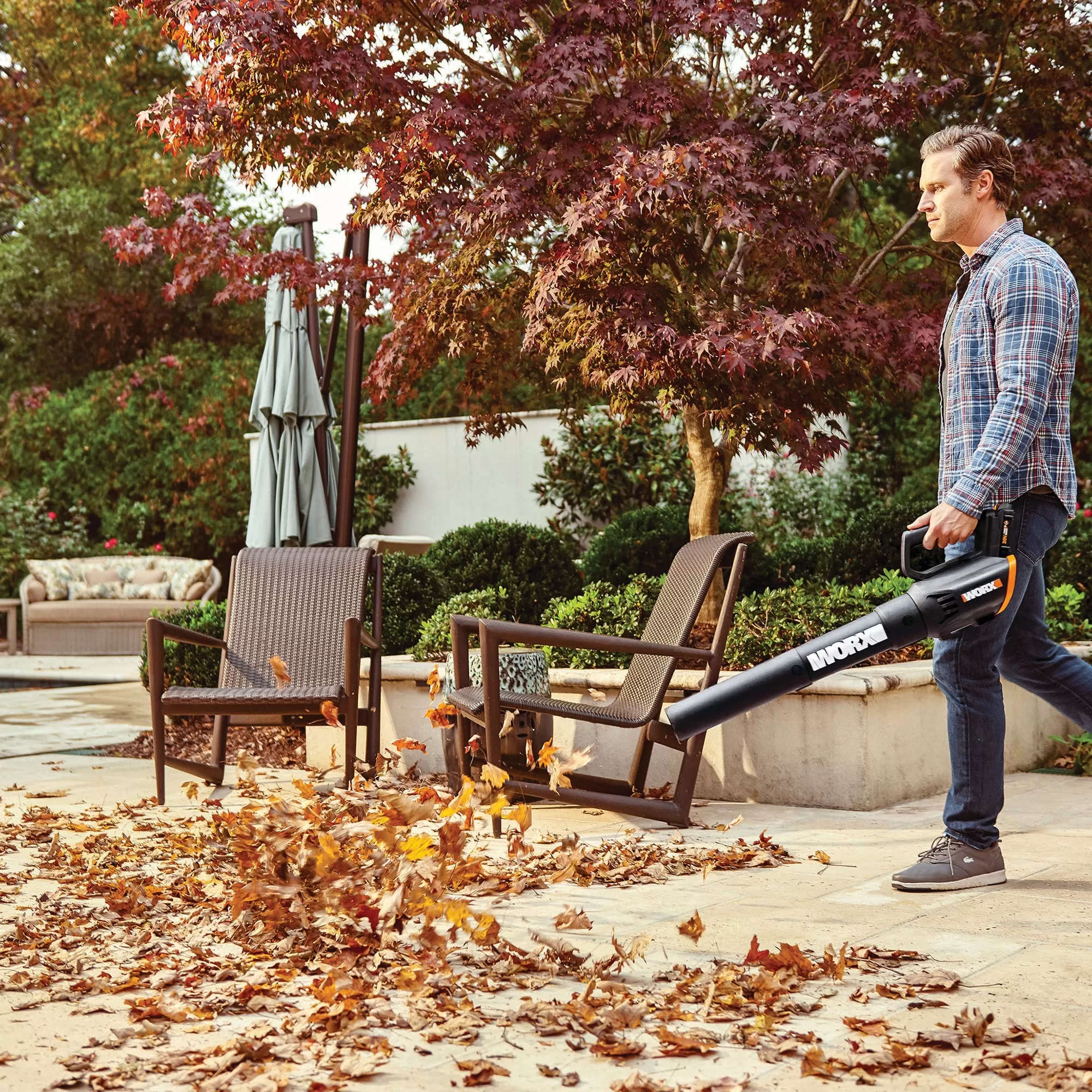 WORX POWER SHARE 20-volt Max 360-CFM 75-MPH Battery Handheld Leaf Blower 2 Ah (Battery and Charger Included)