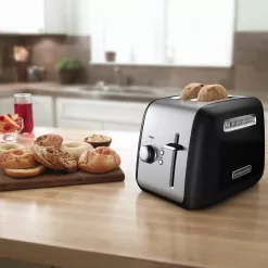 KitchenAid 2-Slice Black 900-Watt Toaster