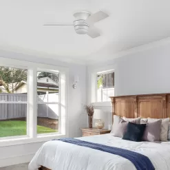 Harbor Breeze Mazon 44-in White Integrated LED Indoor Flush Mount Ceiling Fan with Light and Remote (3-Blade)