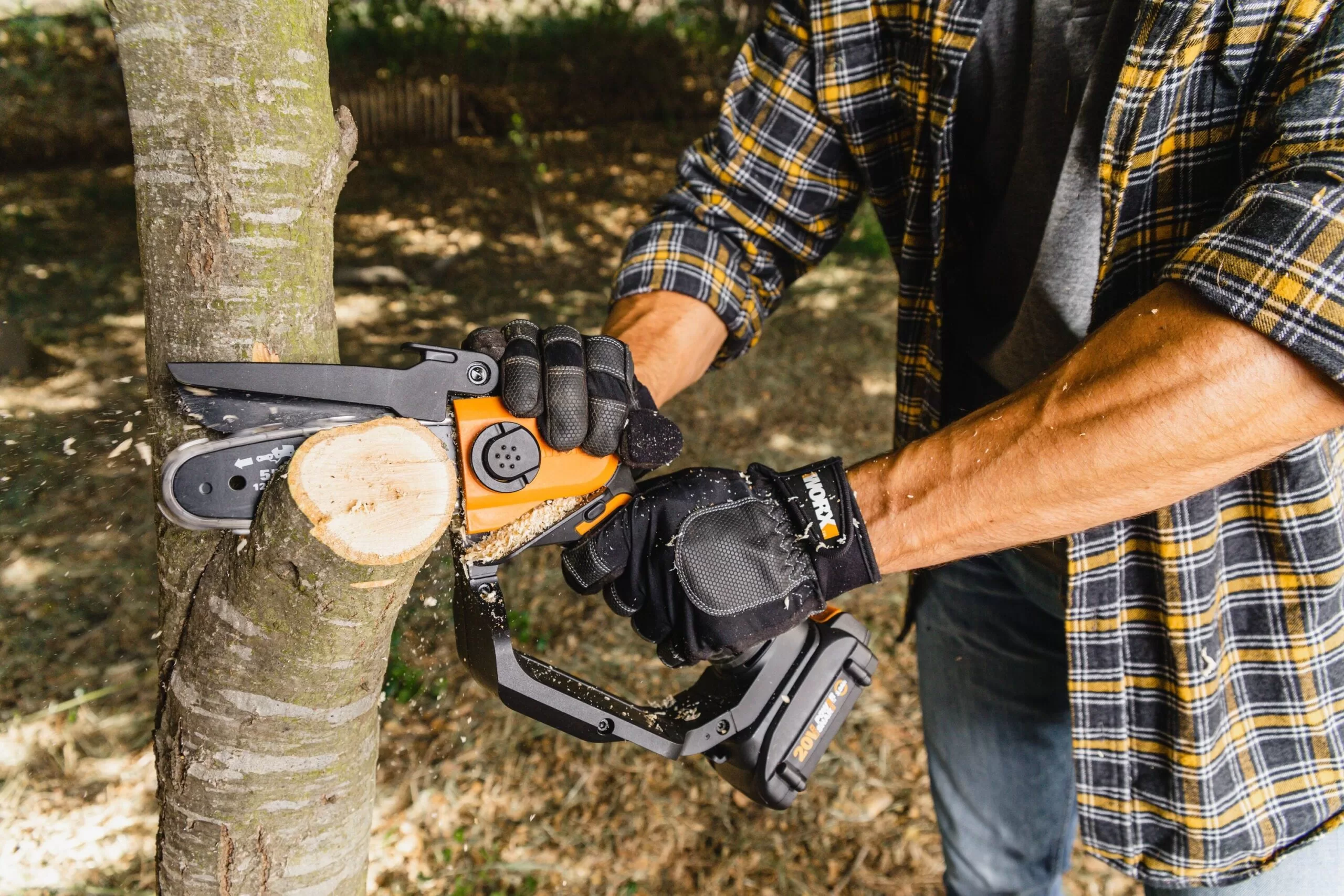 WORX Power Share 20-volt 6-in Battery Chainsaw (Battery and Charger Not Included)