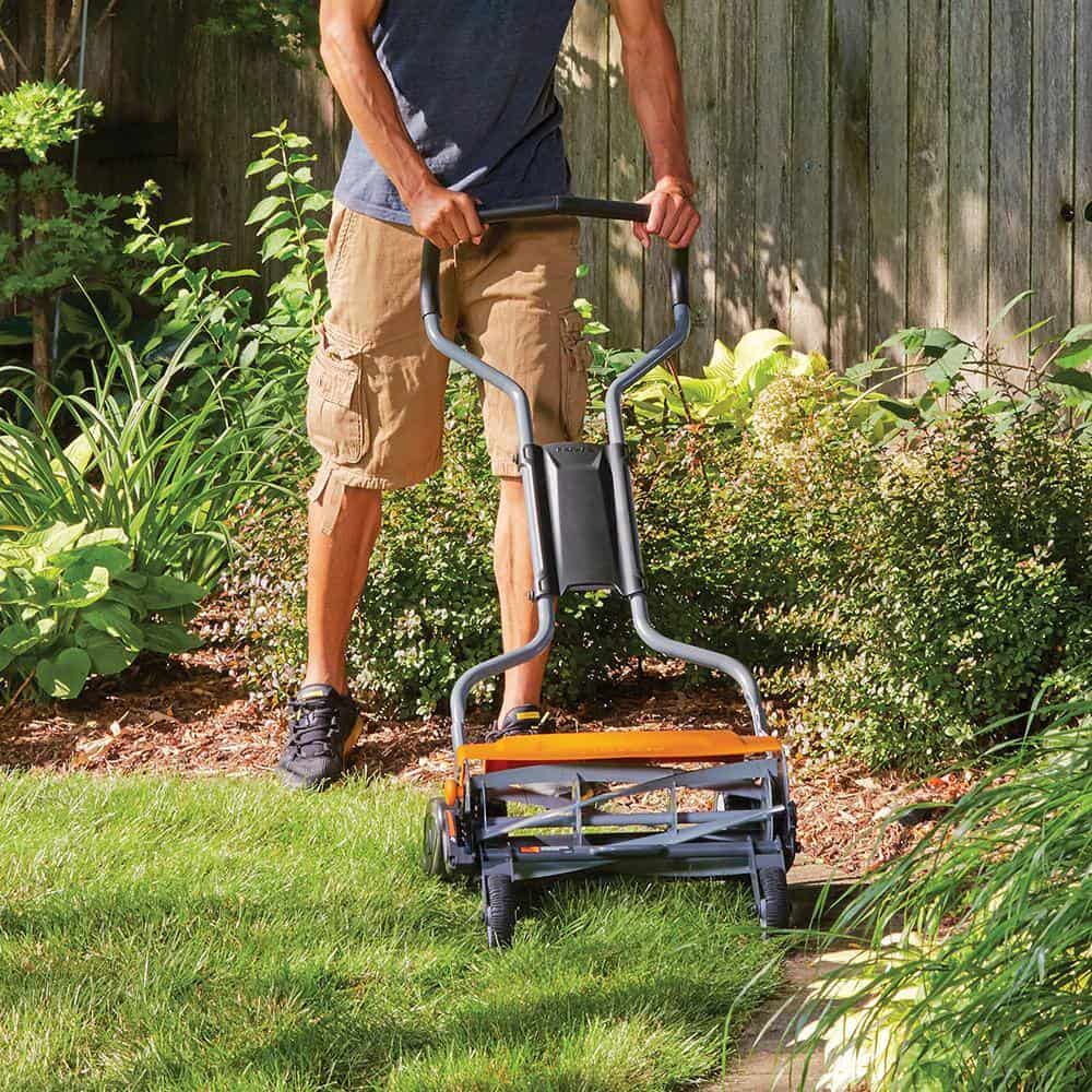 Fiskars 362050-1002 StaySharp 18 in. Cut Manual Push Non Electric Walk Behind Reel Mower