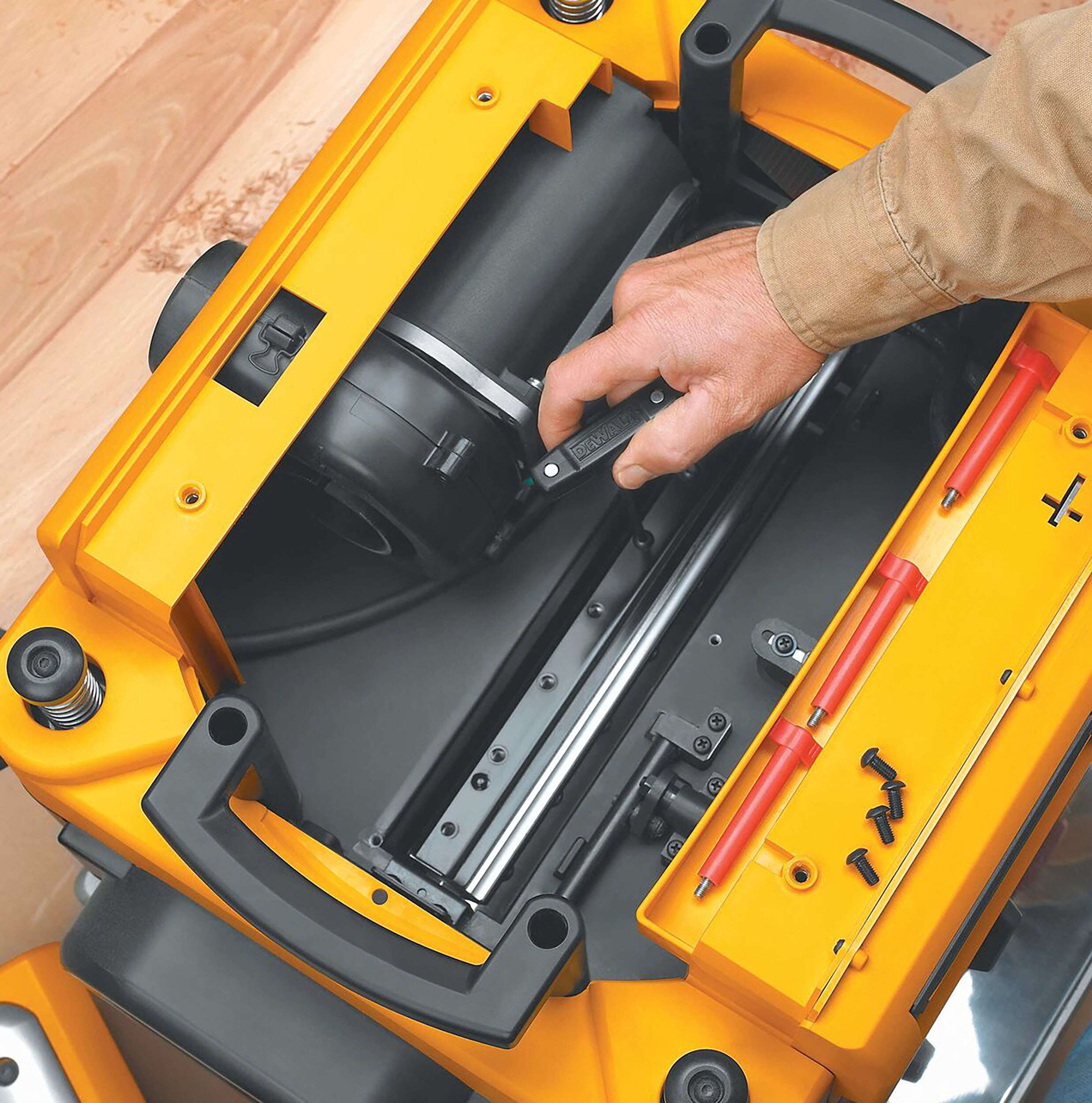 DEWALT DW735X 15 Amp Corded 13 in. Heavy-Duty 2-Speed Bench Planer with (3) Knives, In Feed Table and Out Feed Table - Image 16