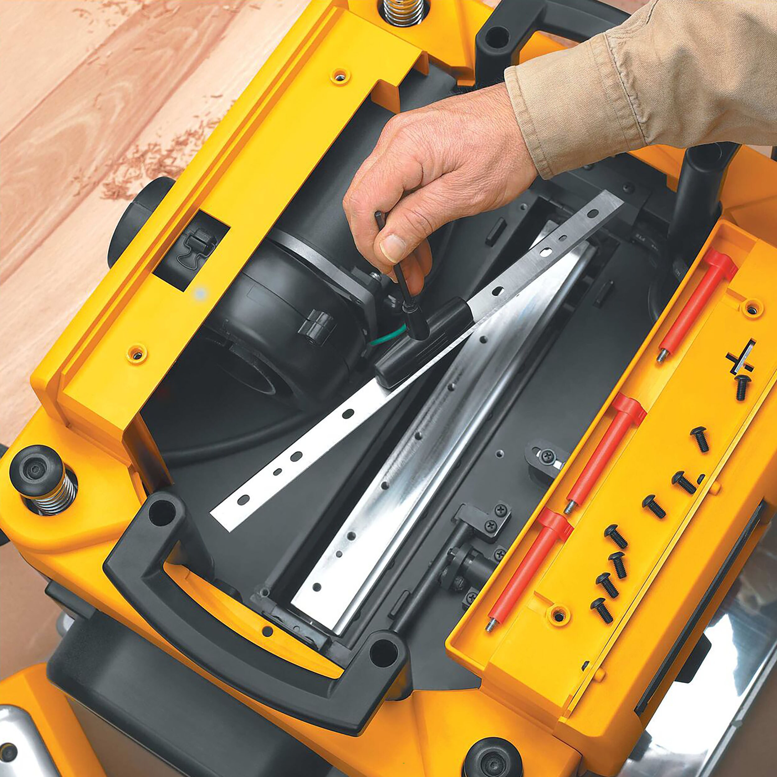 DEWALT DW735X 15 Amp Corded 13 in. Heavy-Duty 2-Speed Bench Planer with (3) Knives, In Feed Table and Out Feed Table - Image 17