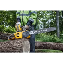 DEWALT 60V MAX 20in. Brushless Battery Powered Chainsaw Kit, (1) FLEXVOLT 5Ah Battery, Charger & 20in. Chain (68 Link)