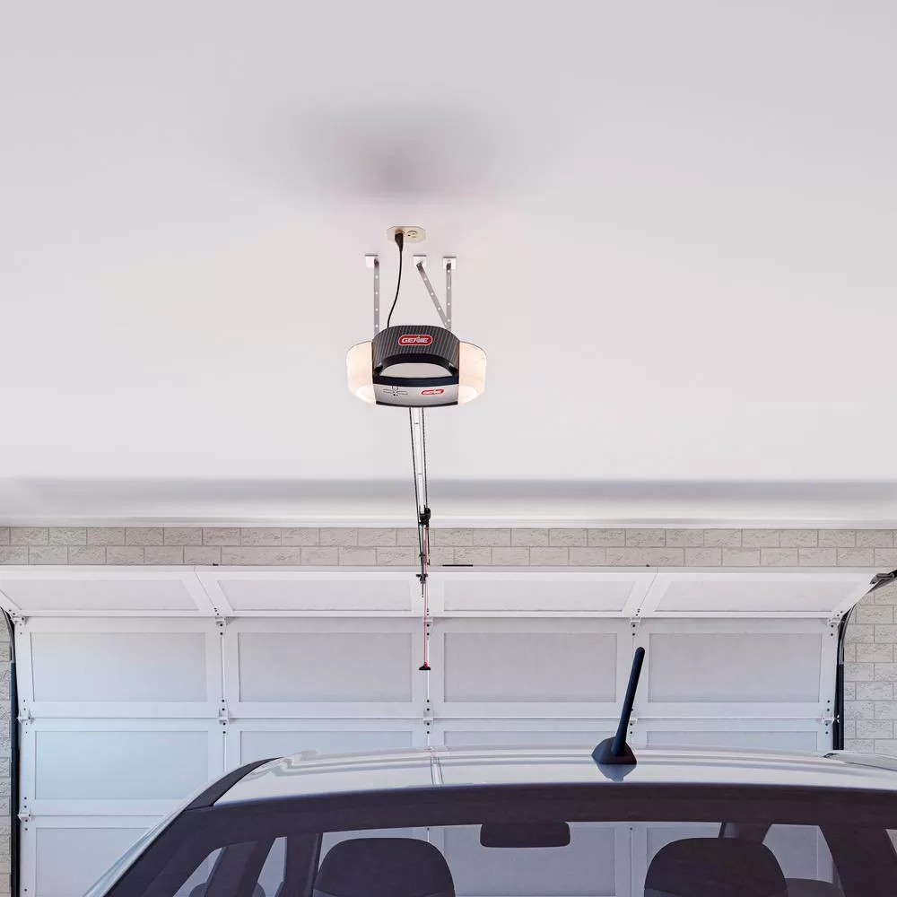 Genie 7155L-TKSV Signature Series SilentMax LED Connect Quiet Belt Drive Smart Garage Door Opener w/ Battery Backup plus Wi-Fi