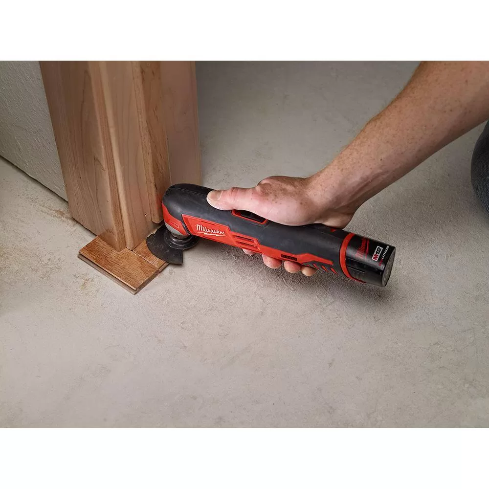 Milwaukee 2550-22-2426-20 M12 12-Volt Lithium-Ion Cordless Rivet Tool Kit with Free M12 Multi-Tool