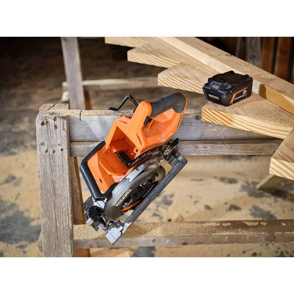 RIDGID R8658K-AC840040 18V Brushless Cordless 7-1/4 in. Rear Handle Circular Saw Kit w/ Battery, Charger, Bag, & FREE 4.0 Ah MAX Output Battery