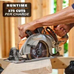 RIDGID R8658K-AC840040 18V Brushless Cordless 7-1/4 in. Rear Handle Circular Saw Kit w/ Battery, Charger, Bag, & FREE 4.0 Ah MAX Output Battery