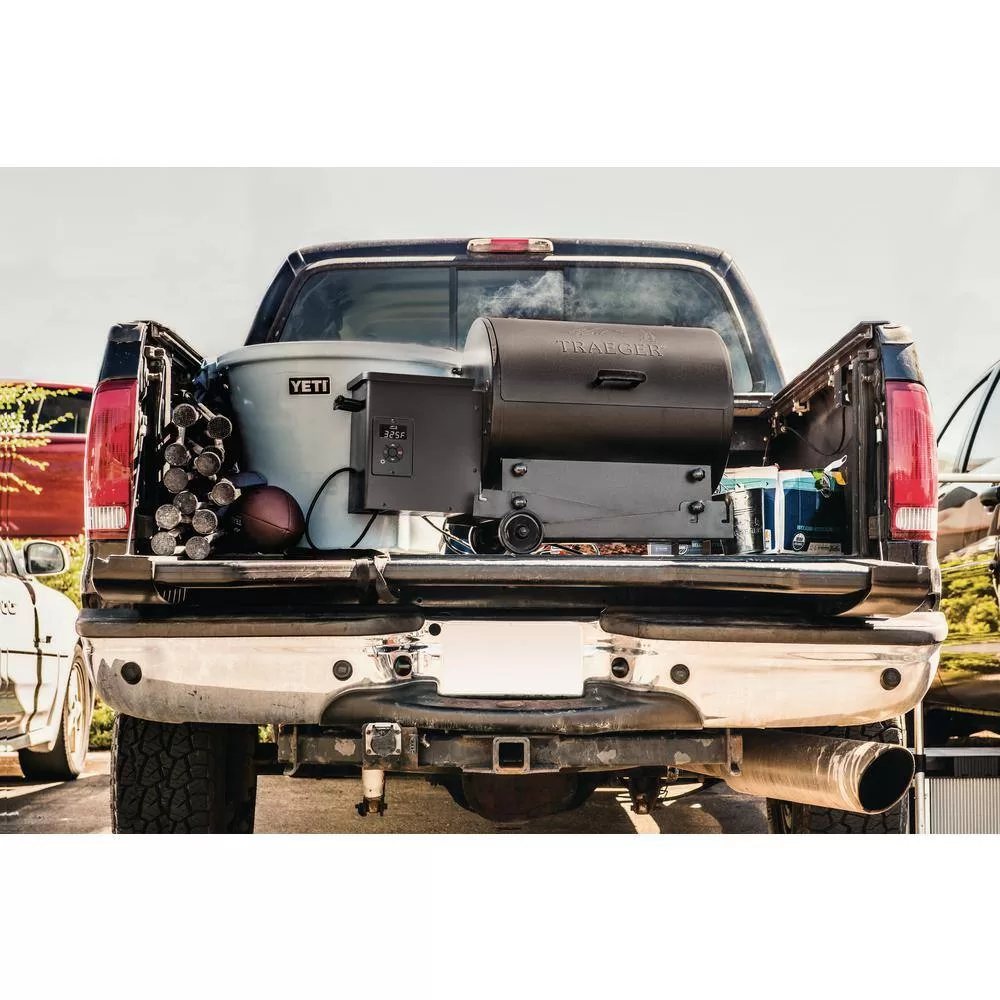 Traeger TFB30KLF Tailgater 20 Pellet Grill in Black
