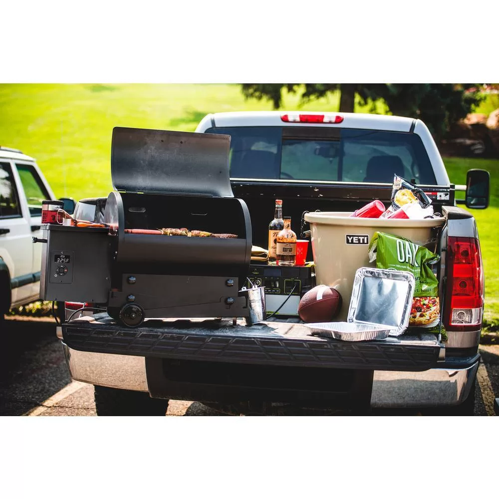 Traeger TFB30KLF Tailgater 20 Pellet Grill in Black