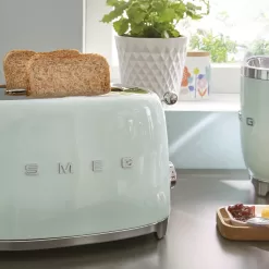 SMEG 50's Retro Style Aesthetic 2 Slice Toaster - Pastel Green