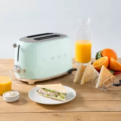 SMEG 50's Retro Style Aesthetic 2 Slice Toaster - Pastel Green