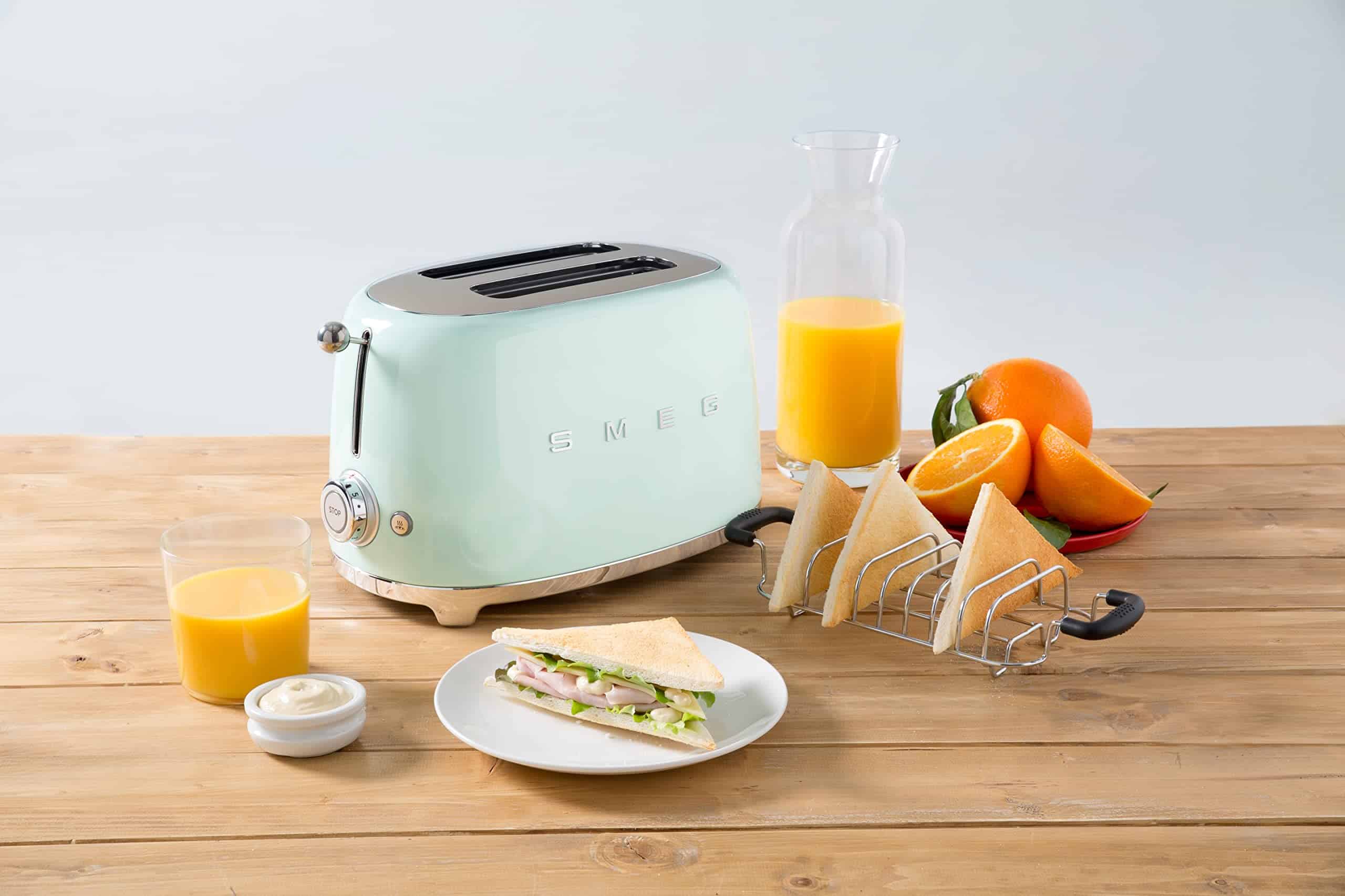 SMEG 50's Retro Style Aesthetic 2 Slice Toaster - Pastel Green