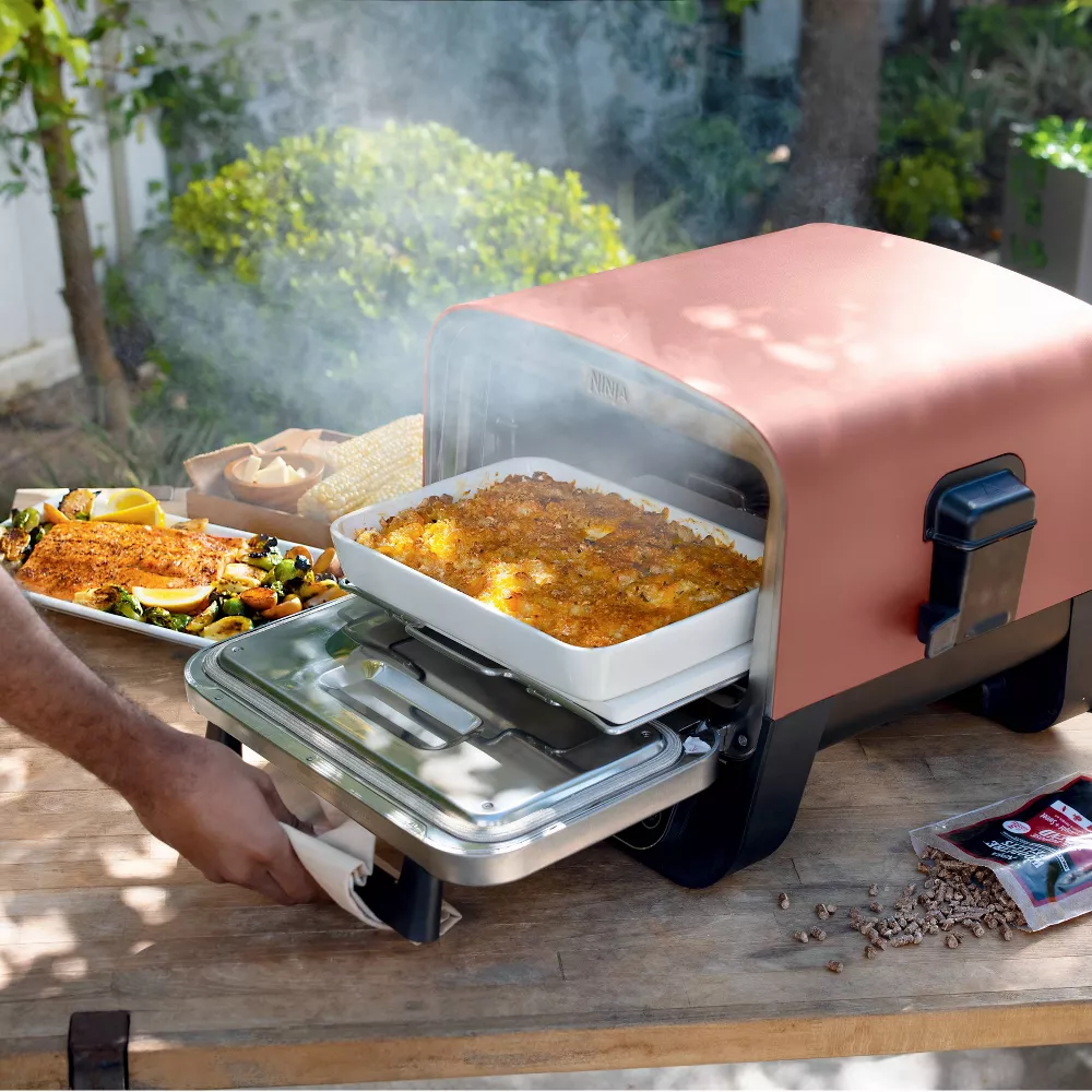 Ninja Woodfire Pizza Oven, 8-in-1 Outdoor Oven, 5 Pizza Settings, Smoker, Ninja Woodfire Technology, Electric - OO101