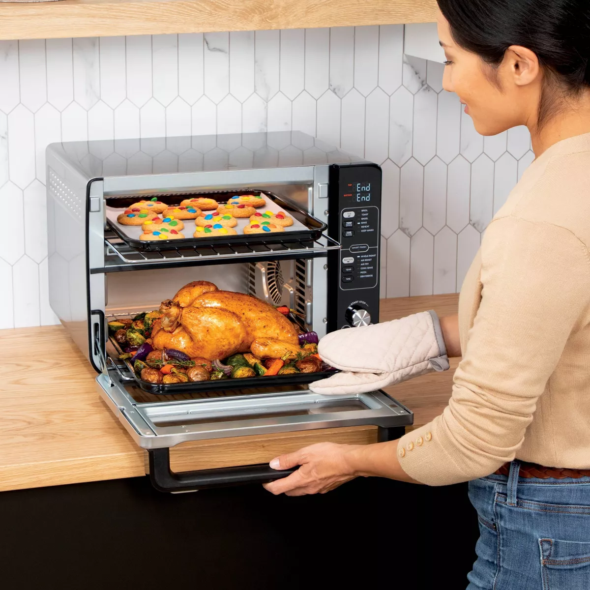 Ninja 12-in-1 Double Oven with FlexDoor, FlavorSeal & Smart Finish, Rapid Top Oven, Convection and Air Fry Bottom Oven - DCT401