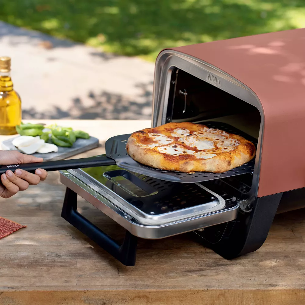 Ninja Woodfire Pizza Oven, 8-in-1 Outdoor Oven, 5 Pizza Settings, Smoker, Ninja Woodfire Technology, Electric - OO101