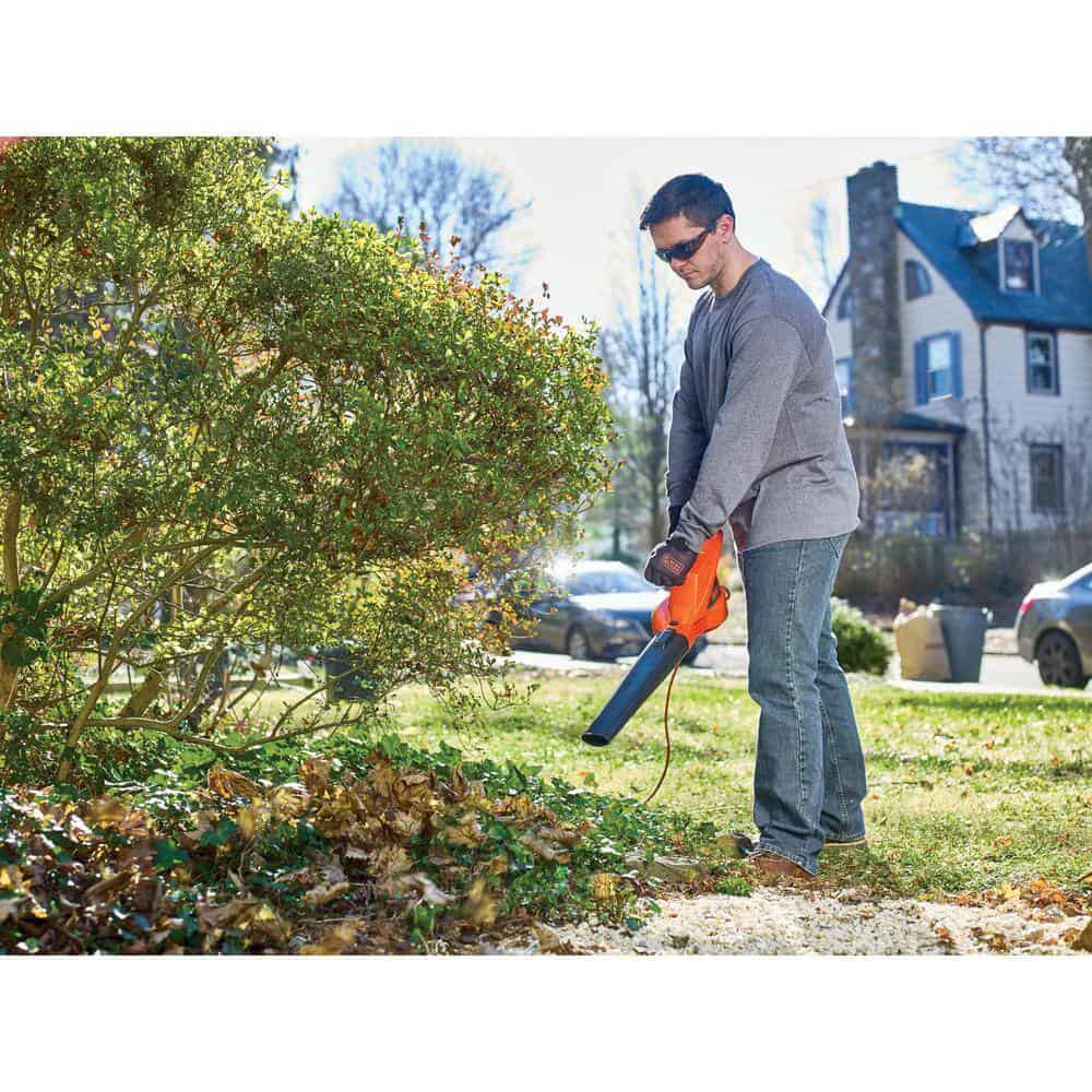 BLACK+DECKER LB700 7 AMP 180 MPH 220 CFM Corded Electric Handheld Leaf Blower