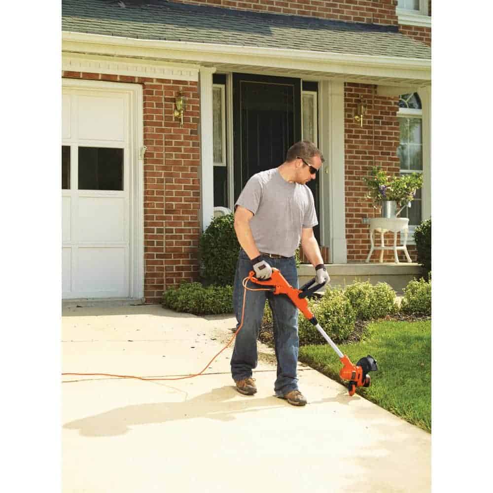 BLACK+DECKER GH900 14 in. 6.5 AMP Corded Electric Single Line 2-in-1 String Trimmer & Lawn Edger with Automatic Feed and POWERDRIVE