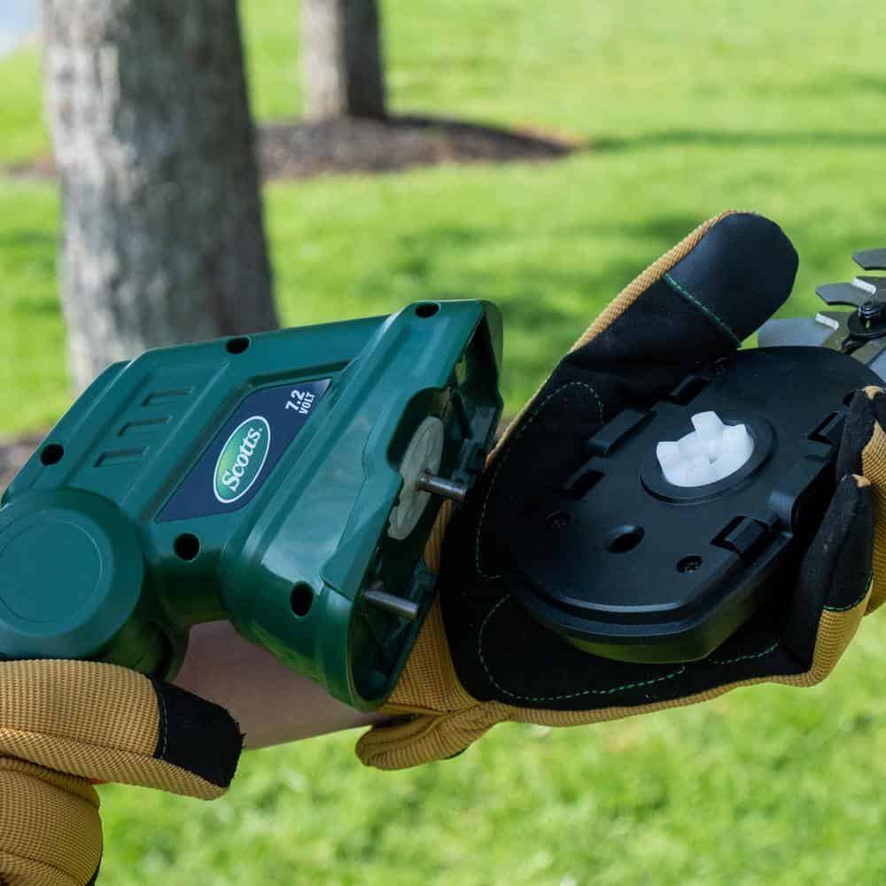 Scotts LSS10172S 7.2V Lithium-Ion Cordless Grass and Shrub Shear - 2 Ah Battery and Charger Included
