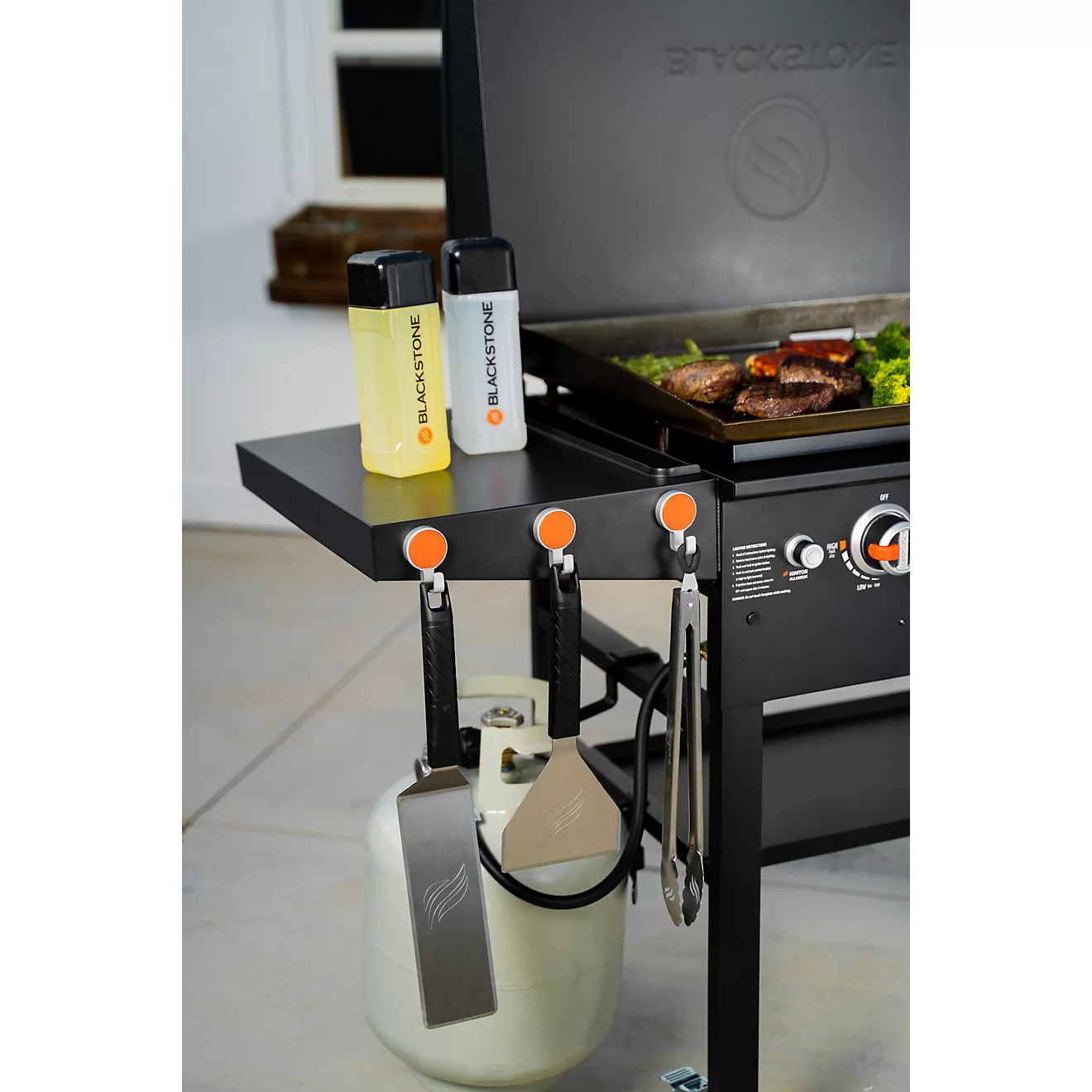 Blackstone 36 in 4-Burner Griddle Station with Hood