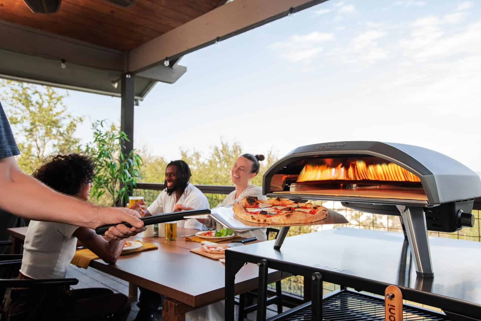 Ooni Koda 16 Gas Pizza Oven | 60-Second Pizza Perfection