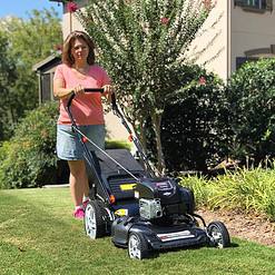 Yard Force Self Propelled Lawn Mower Briggs & Stratton 150cc Gas Engine 22-inch Steel Deck 3-in-1 Mulch