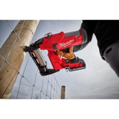 Milwaukee MPU112-960 1-1/2 in. 9-Gauge Galvanized Staples for M18 FUEL Utility Fencing Stapler (960 Per Box)