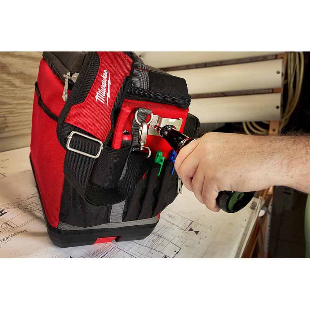 Milwaukee 48-22-8302 15.75 in. PACKOUT Cooler Bag