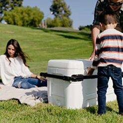 Igloo 110 qt. Hard Sided, White