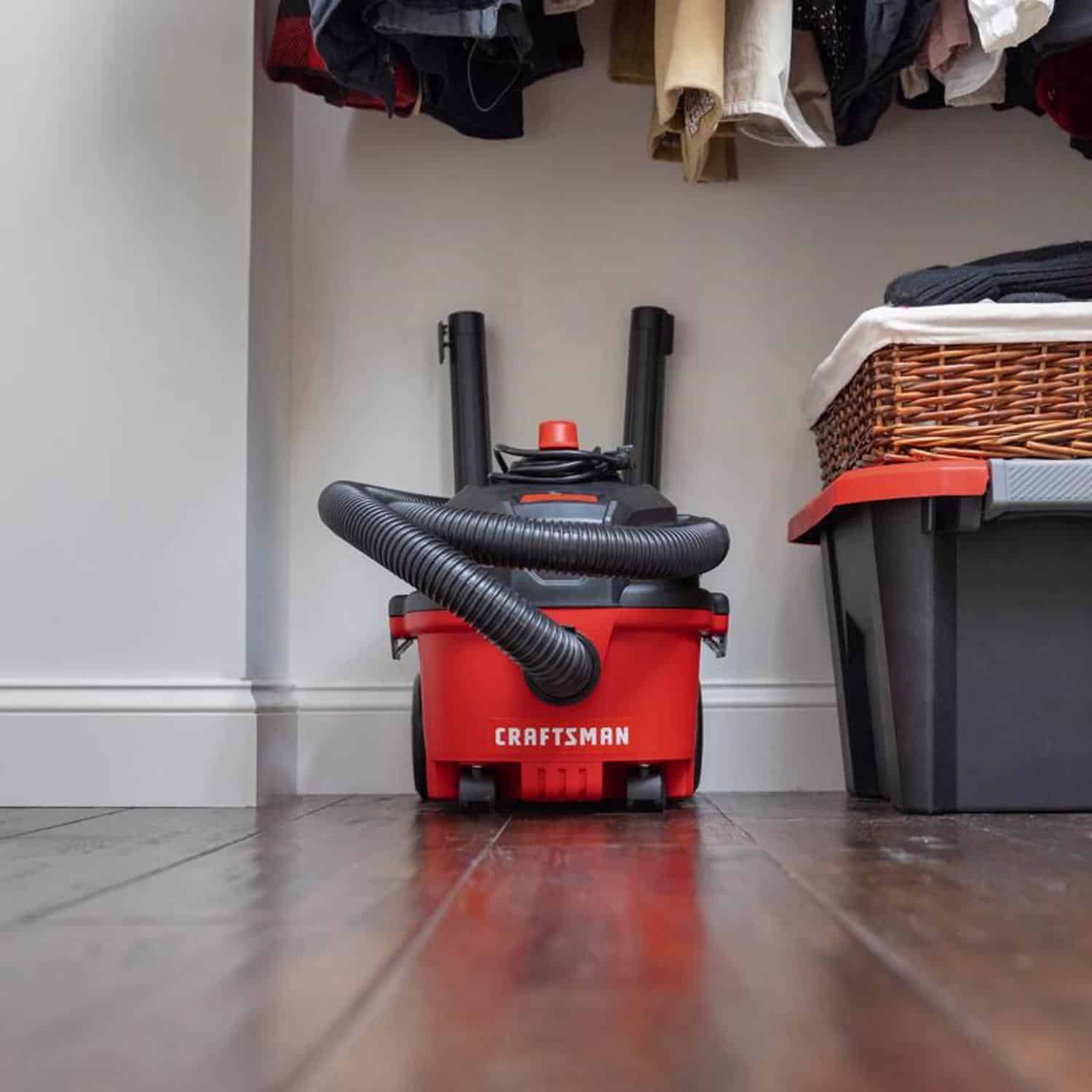 Craftsman 4 gal Corded Wet/Dry Vacuum 120 V 5 HP