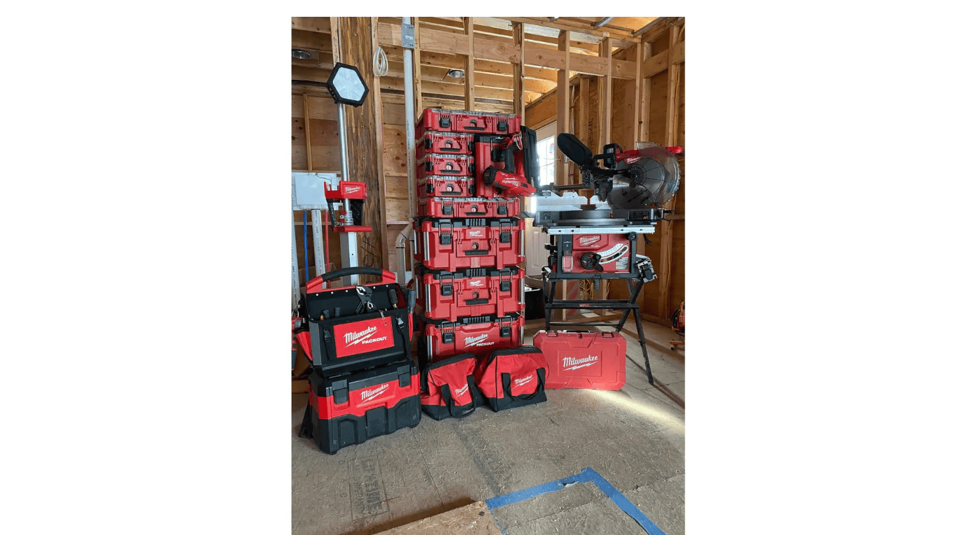 Milwaukee 48-22-8425 PACKOUT 22 in. Large Portable Tool Box Fits Modular Storage System