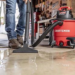 Craftsman 9 gal Corded Wet/Dry Vacuum 8.3 amps 120 V 4.25 HP