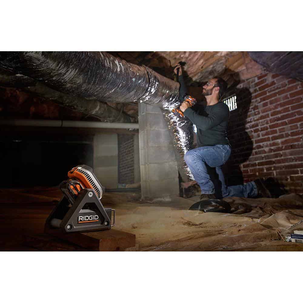 RIDGID R8694620B 18V Cordless Flood Light with Detachable Light (Tool Only)