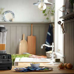 Vitamix 5200 Blender, Professional-Grade, Container, Self-Cleaning 64 oz, Black/Grey