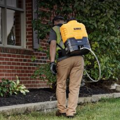 Dewalt DXSP190681 20V MAX 4 gal. Lithium-ion Cordless Backpack Sprayer Kit (2 Ah)