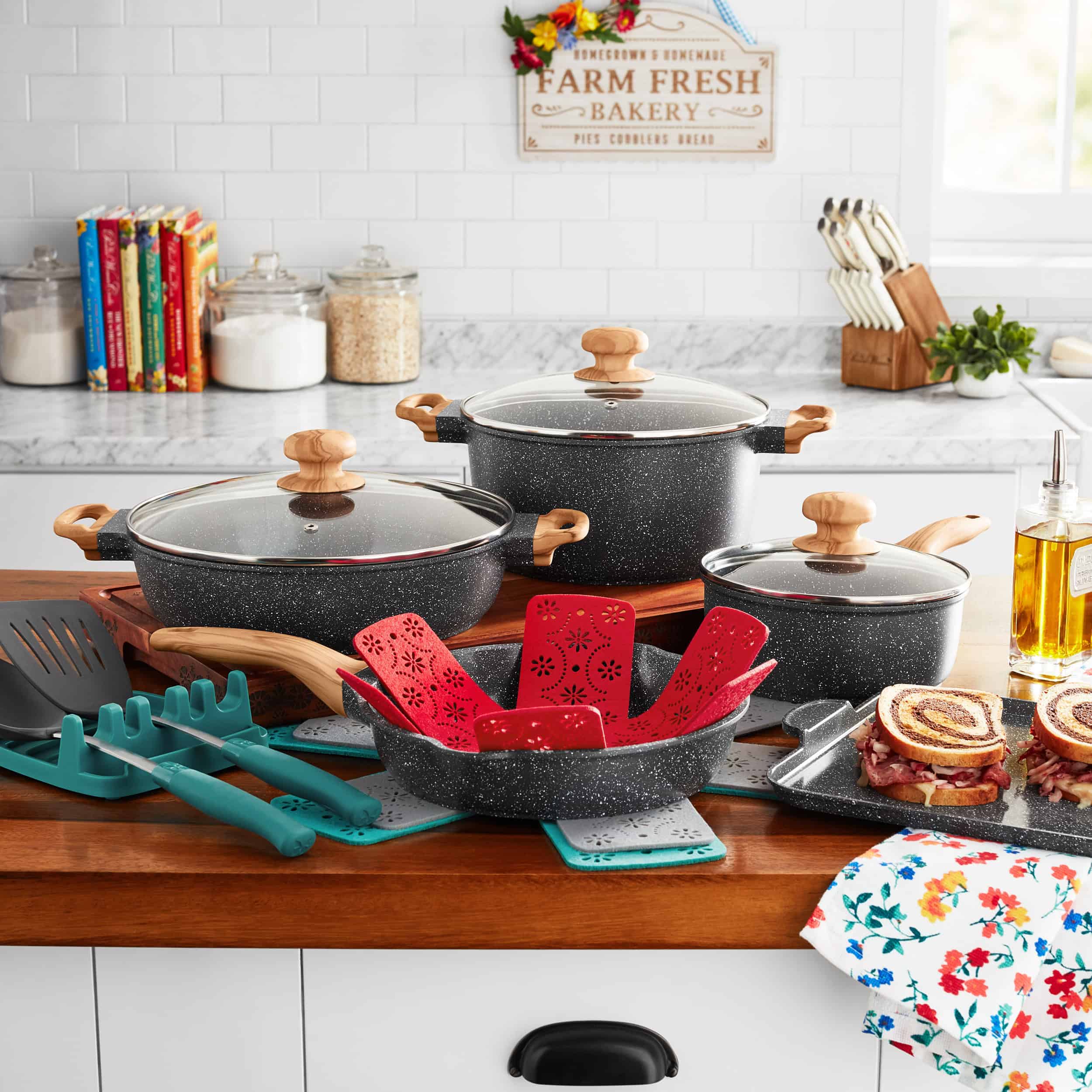 The Pioneer Woman Prairie Signature 14-Piece Cast Aluminum Cookware Set, Charcoal Speckle