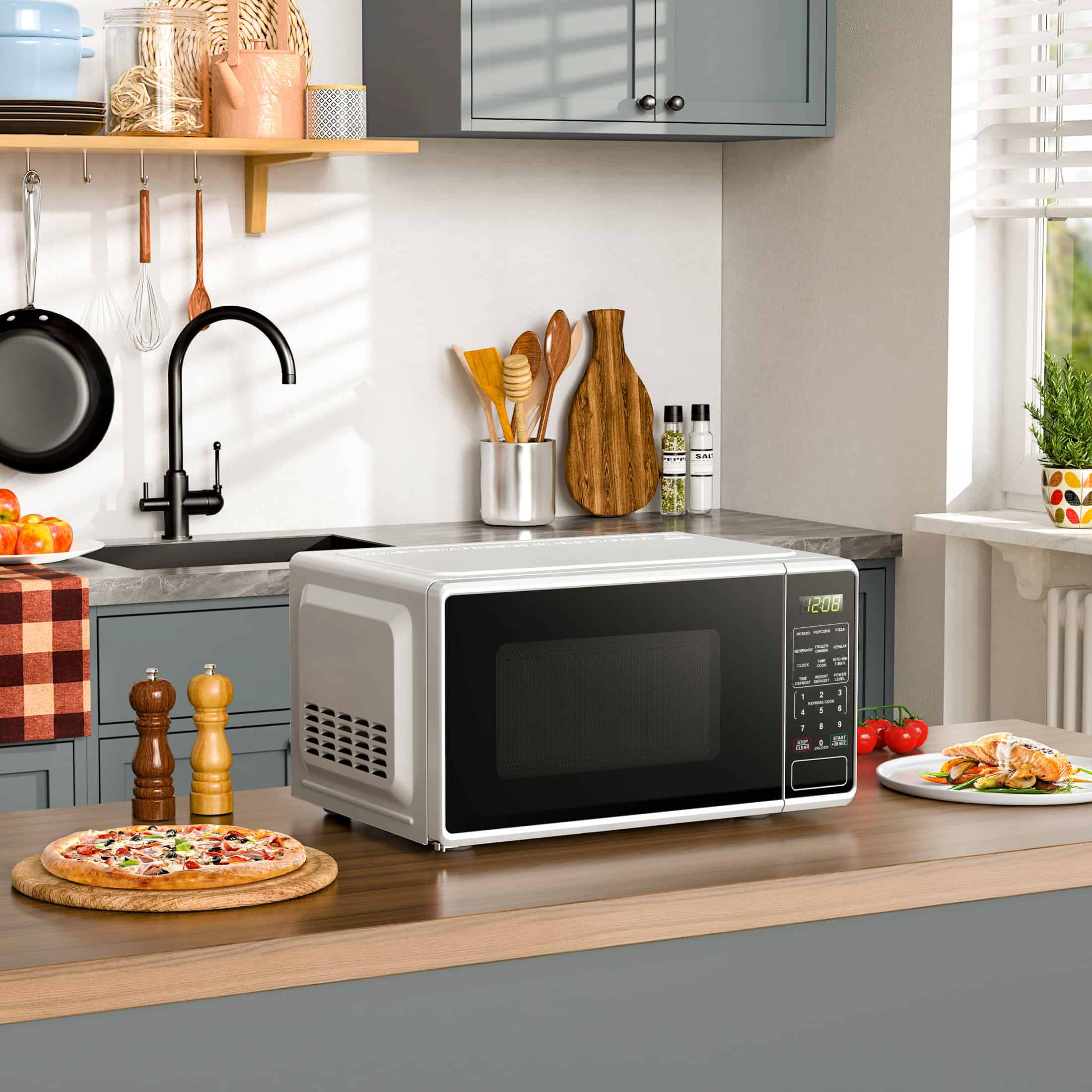 Mainstays 0.7 Cu ft Countertop Microwave Oven, 700 Watts, White
