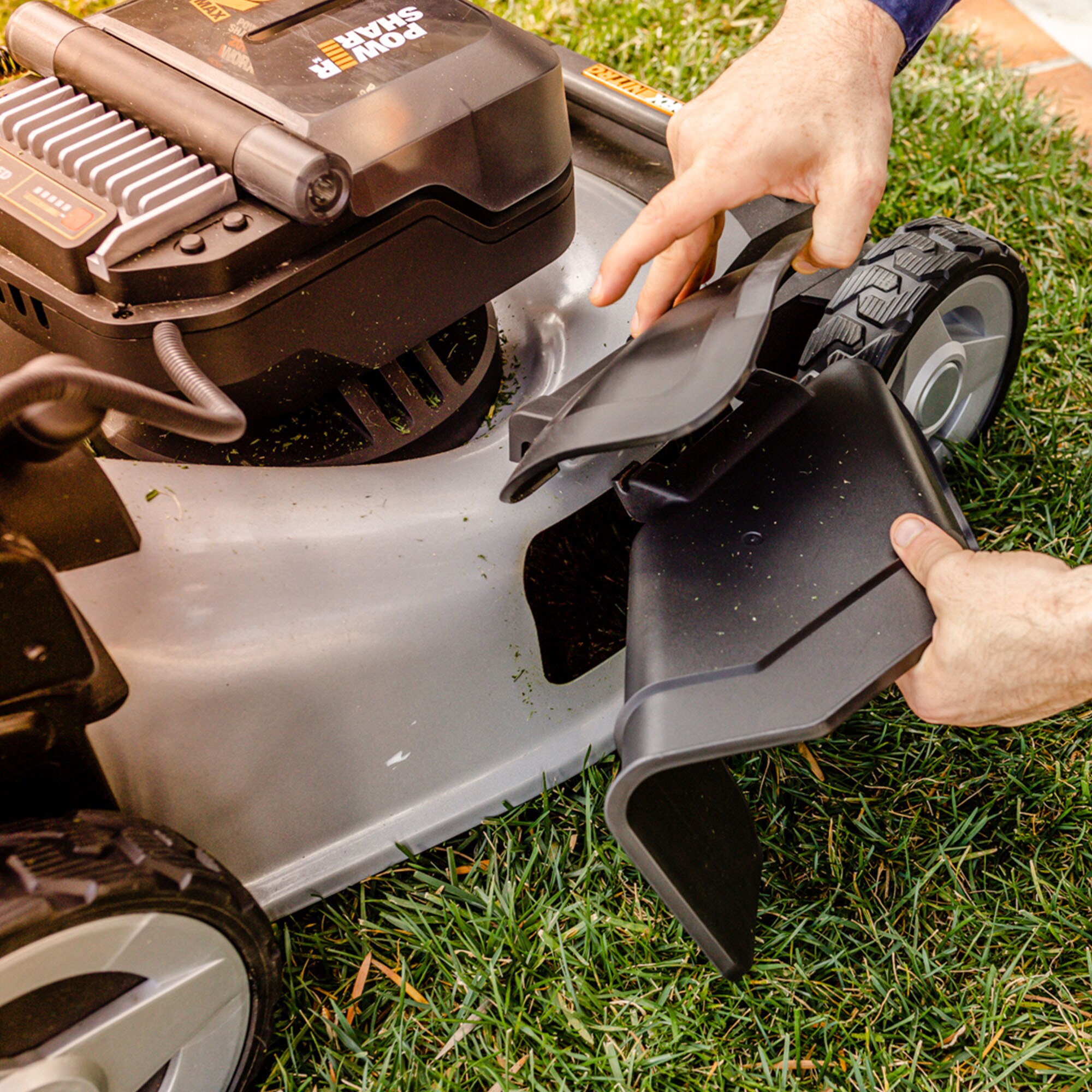 WORX Nitro Power Share 40-volt 21-in Cordless Self-propelled Lawn Mower 5 Ah (2-Batteries and Charger Included)