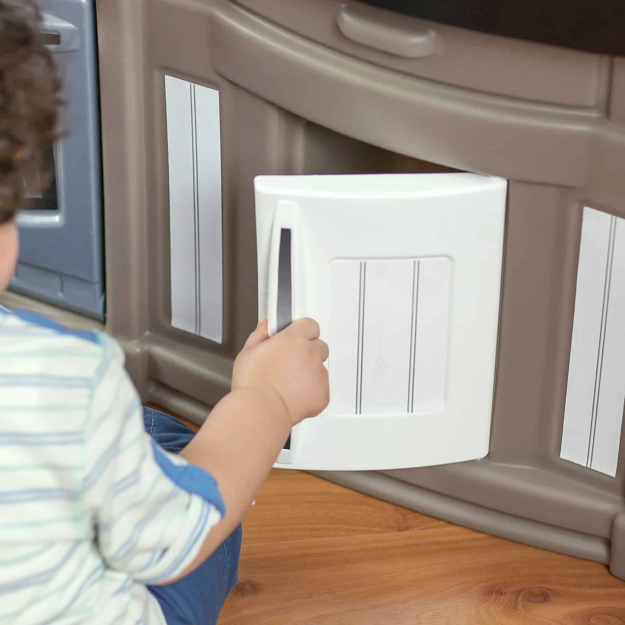 Step2 Best Chef's Plastic Toddler Toy Kitchen Playset includes 25 Piece Kitchen Play set