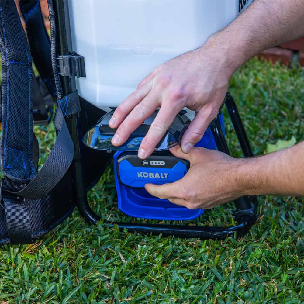 Kobalt 4-Gallon 40-volt Battery Operated Plastic Backpack Sprayer Battery and Charger Included - Image 13