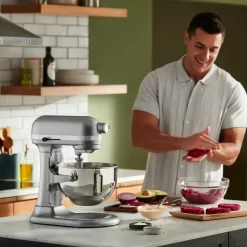 KitchenAid - 5.5 Quart Bowl-Lift Stand Mixer - Contour Silve