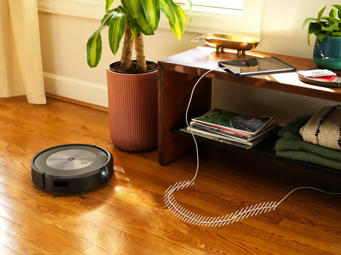 iRobot - Roomba j7+ (7550) Wi-Fi Connected Robot Vacuum with Automatic Dirt Disposal - Graphite