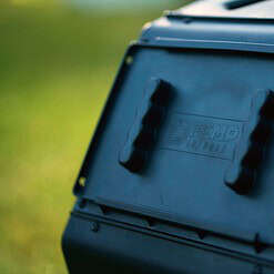 FCMP Outdoor IM2000 Tumbling Composter Canadian, Outdoor Rotating Compost Tumbler Bin, 22 Gallon