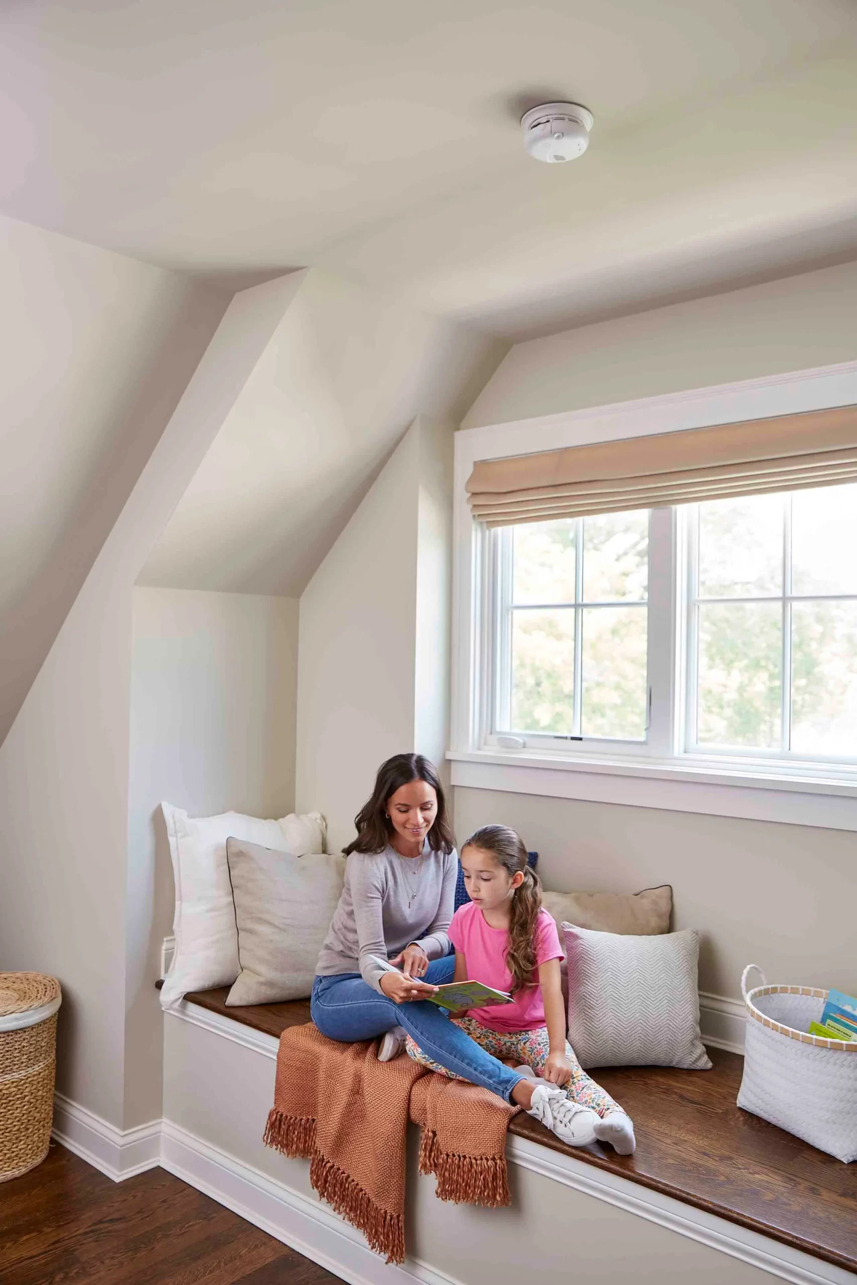 First Alert BRK Hardwired (with Battery Back-up) Photoelectric Interconnected Smoke Detector with Voice Alert (6-Pack)