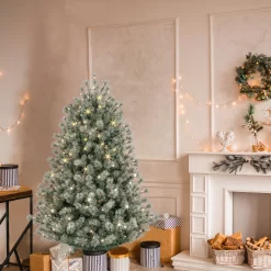 GE 5-ft Frosted Carolina Pine Pre-lit LED Artificial Christmas Tree