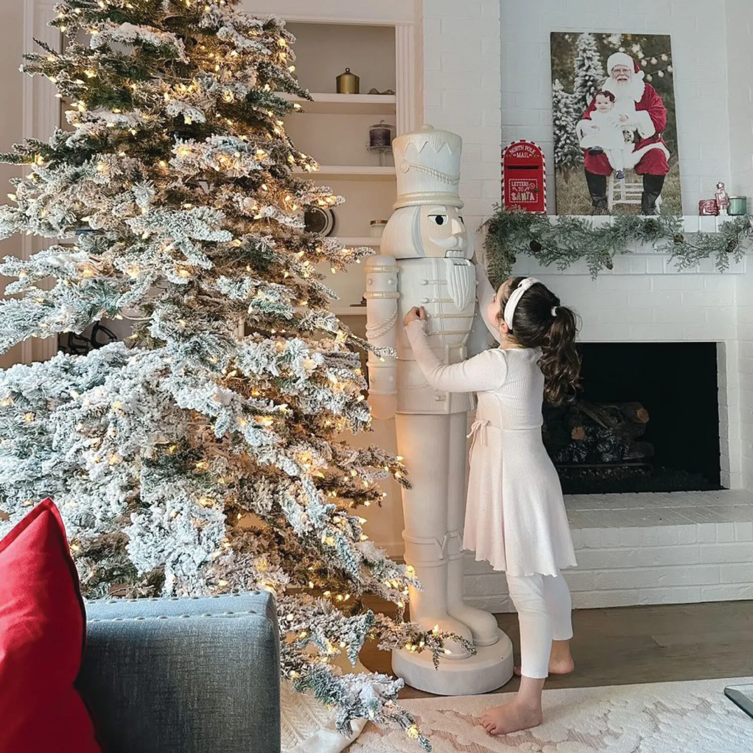 Fraser Hill Farm 9-ft Mountain Pine Pre-lit Flocked White Artificial Christmas Tree with Clear Incandescent Lights