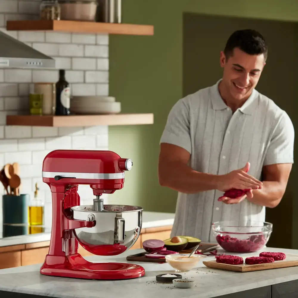 KitchenAid - 5.5 Quart Bowl-Lift Stand Mixer - Empire Red