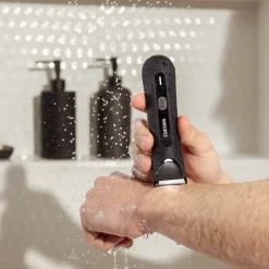 Manscaped - The Lawn Mower 3.0 Plus Essentials Kit, SkinSafe Rechargeable Wet/Dry Groin and Body Hair Trimmer, Grooming Gift Set - Black